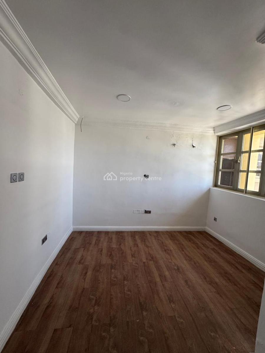4 Bedroom Flat, Lekki Phase 1, Lekki, Lagos, Commercial Property for Rent