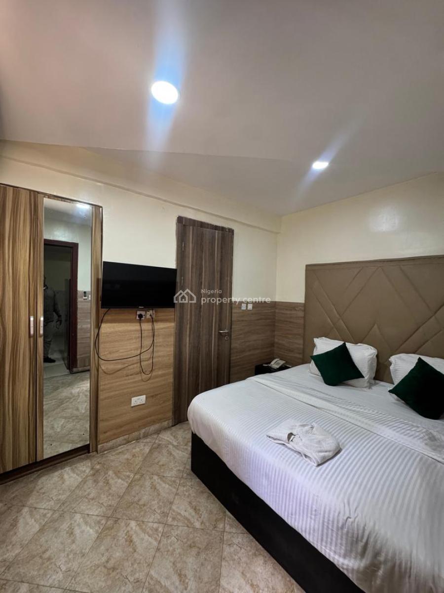 1 Bedroom Apartment in Lekki Phase 1, Lekki Phase 1, Lekki, Lagos, Flat / Apartment for Rent