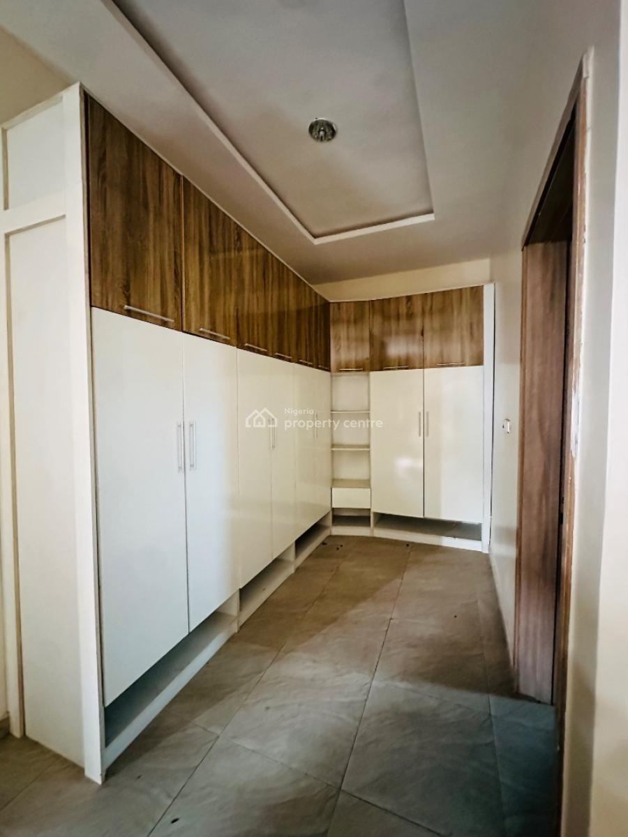 5 Bed&bq  300 Million, Ikota, Lekki, Lagos, Detached Duplex for Sale