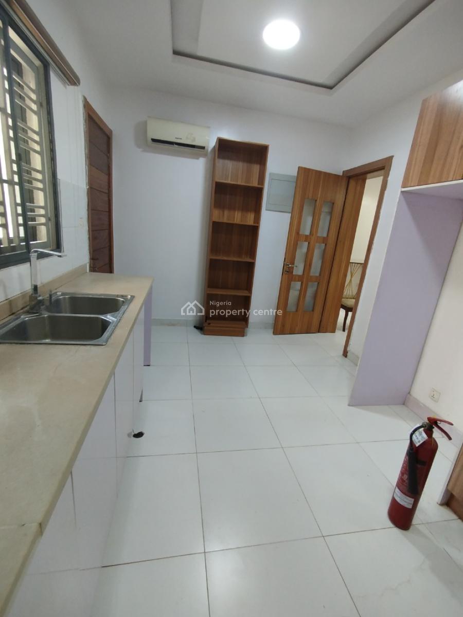 Well Maintained 4 Bedroom Duplex with Bq, Lekki Phase 1, Lekki, Lagos, Terraced Duplex for Sale