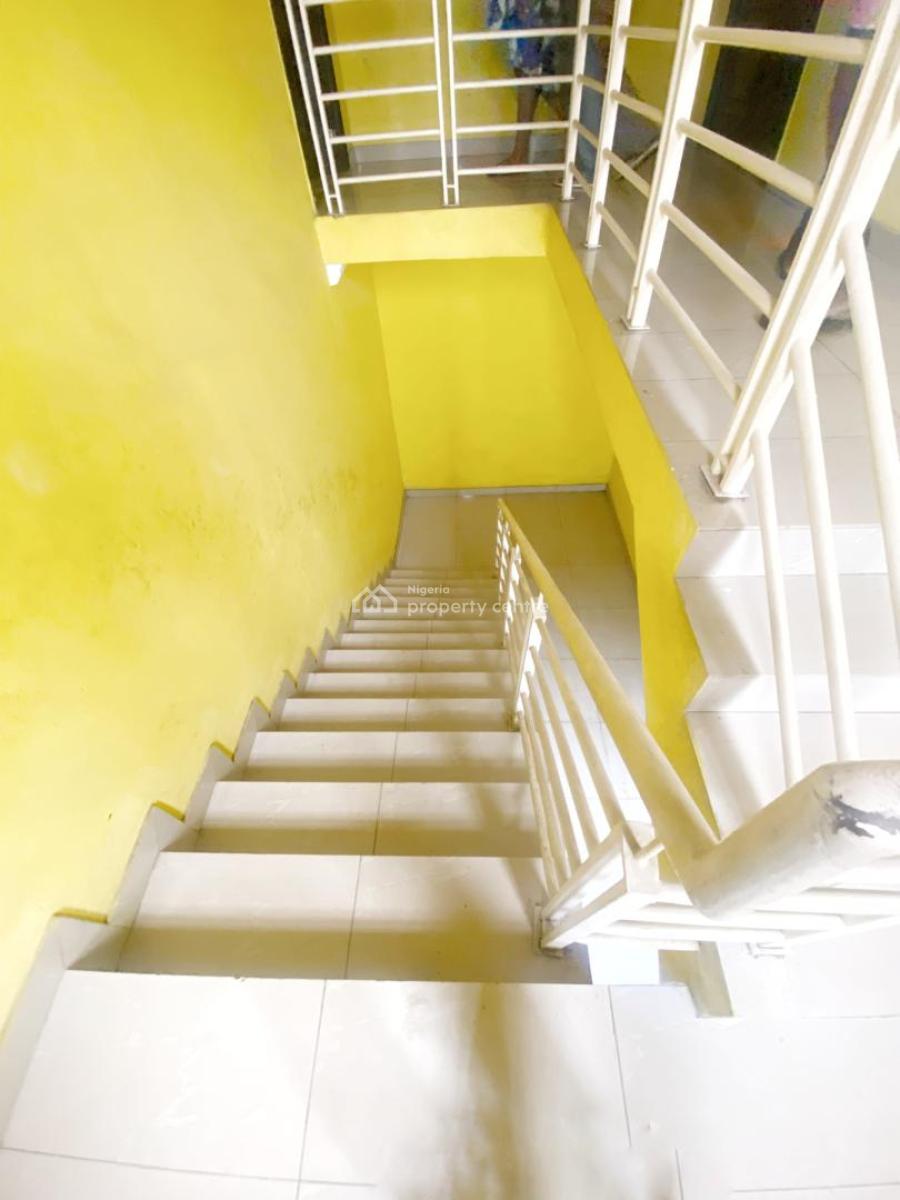 Executive 2 Bedroom Apartment, Gra Phase 1, Magodo, Lagos, Flat / Apartment for Rent