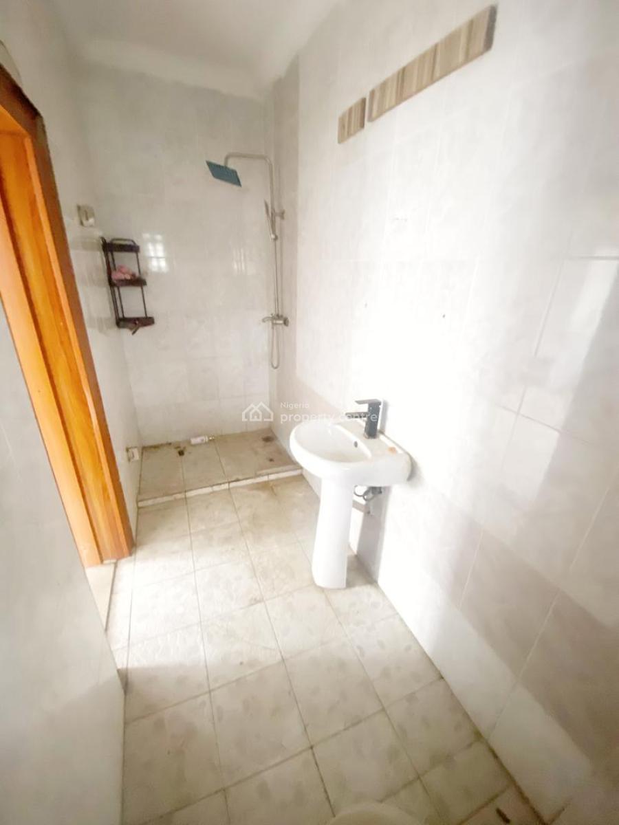 Executive 2 Bedroom Apartment, Gra Phase 1, Magodo, Lagos, Flat / Apartment for Rent