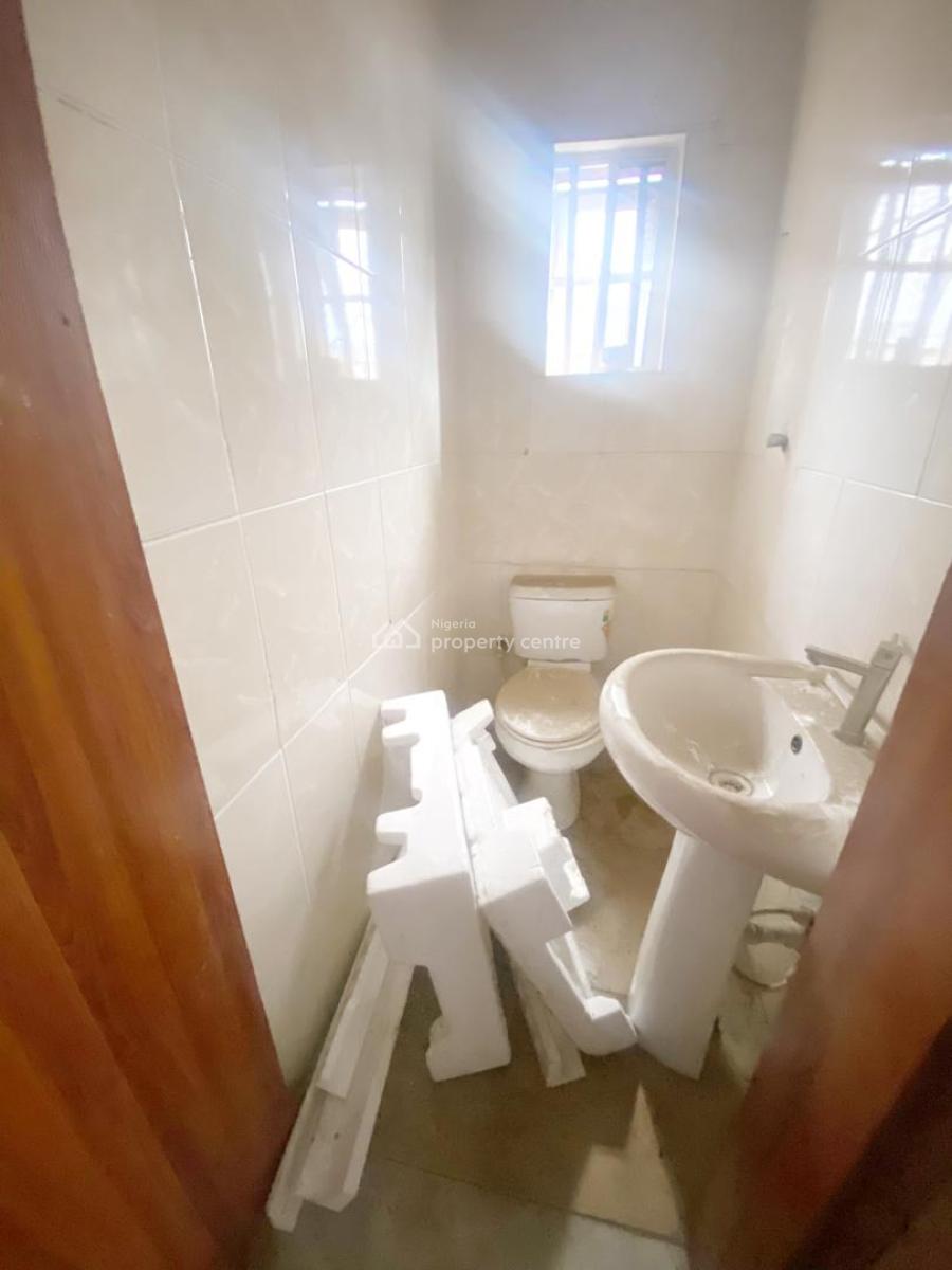 Executive 2 Bedroom Apartment, Gra Phase 1, Magodo, Lagos, Flat / Apartment for Rent