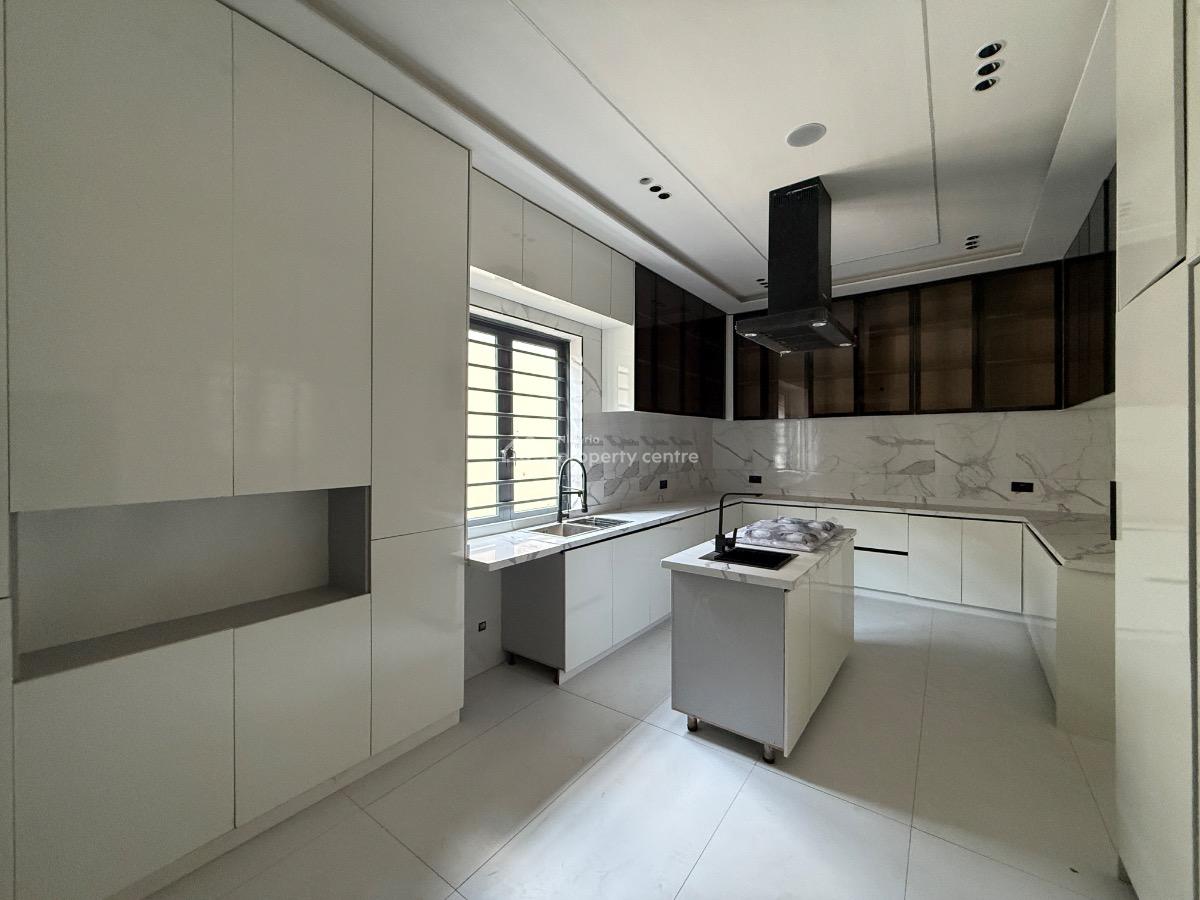 5 Bedroom Detached Available, Lekki Phase 2, Lekki, Lagos, Detached Duplex for Sale