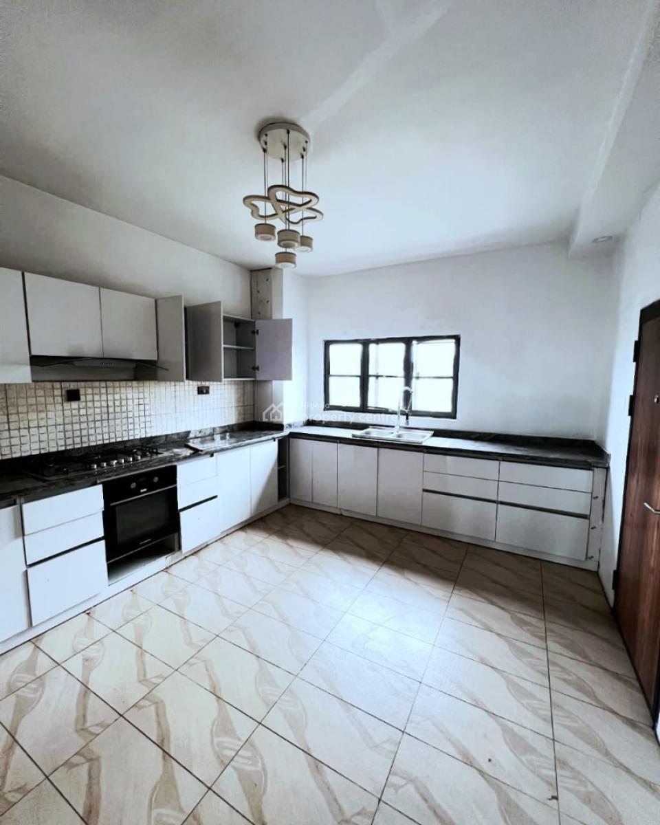 Well Maintained 3 Bedroom Apartment with a Bq Situated Within a Serene Environment, Ikoyi, Lagos, Terraced Duplex for Rent