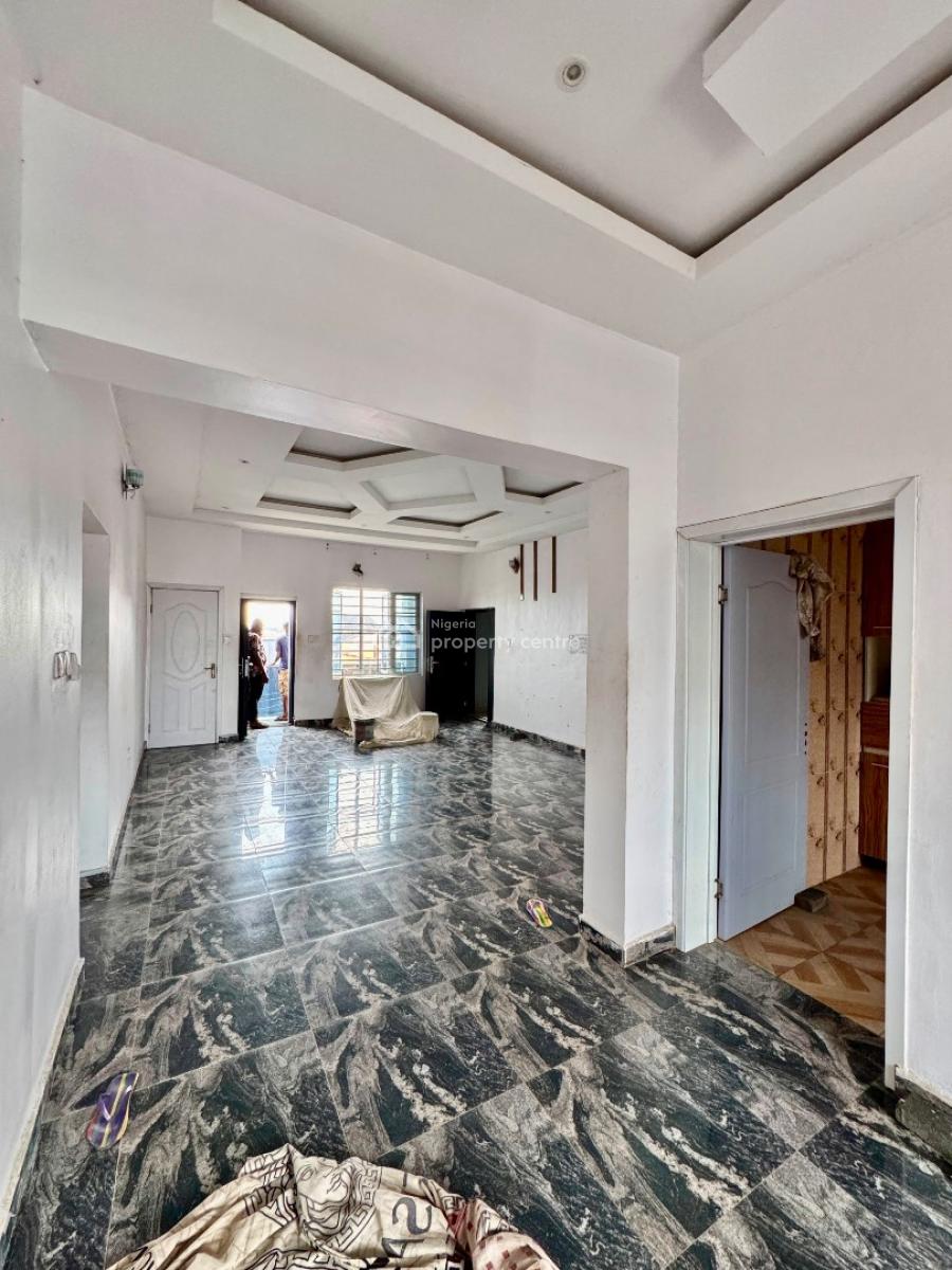 Luxury in Heart Built Upstairs, Sangotedo, Ajah, Lagos, Flat / Apartment for Rent