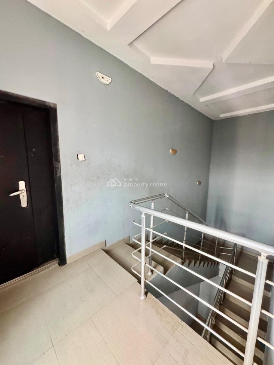 Luxury in Heart Built Upstairs, Sangotedo, Ajah, Lagos, Flat / Apartment for Rent