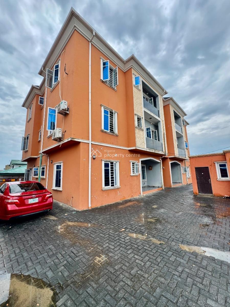Luxury in Heart Built Upstairs, Sangotedo, Ajah, Lagos, Flat / Apartment for Rent