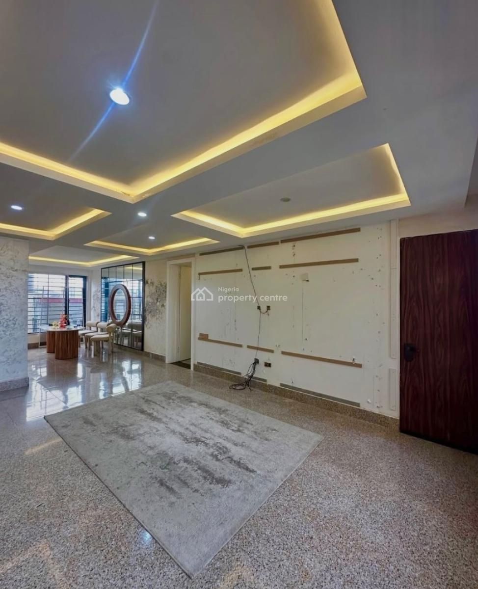 Well Built Fully Serviced 3 Bedroom Apartment with Bq, Lekki Phase 1, Lekki, Lagos, Flat / Apartment for Rent