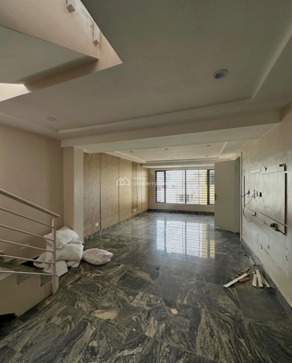 Well Built Fully Serviced 3 Bedroom Apartment with Bq, Lekki Phase 1, Lekki, Lagos, Flat / Apartment for Rent