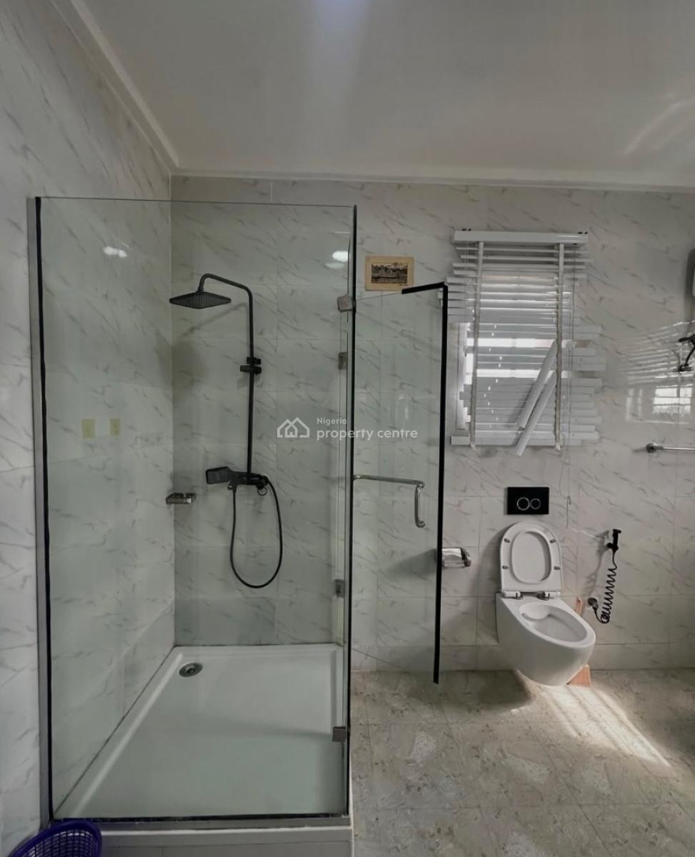 Well Built Fully Serviced 3 Bedroom Apartment with Bq, Lekki Phase 1, Lekki, Lagos, Flat / Apartment for Rent