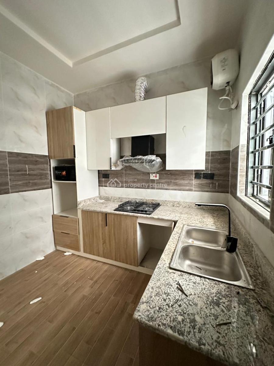 Spacious 2 Bedroom Apartment, Mobile Road Ajah Lekki Lagos, Ajah, Lagos, Flat / Apartment for Sale