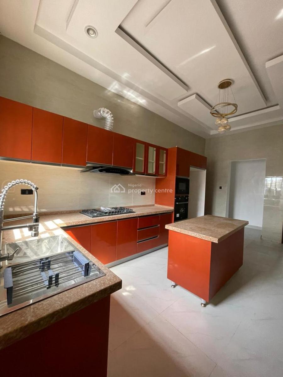 Spacious 4 Bed Semi-detached Duplex with Bq**️, Ologolo Lekki Lagos, Lekki, Lagos, Semi-detached Duplex for Sale