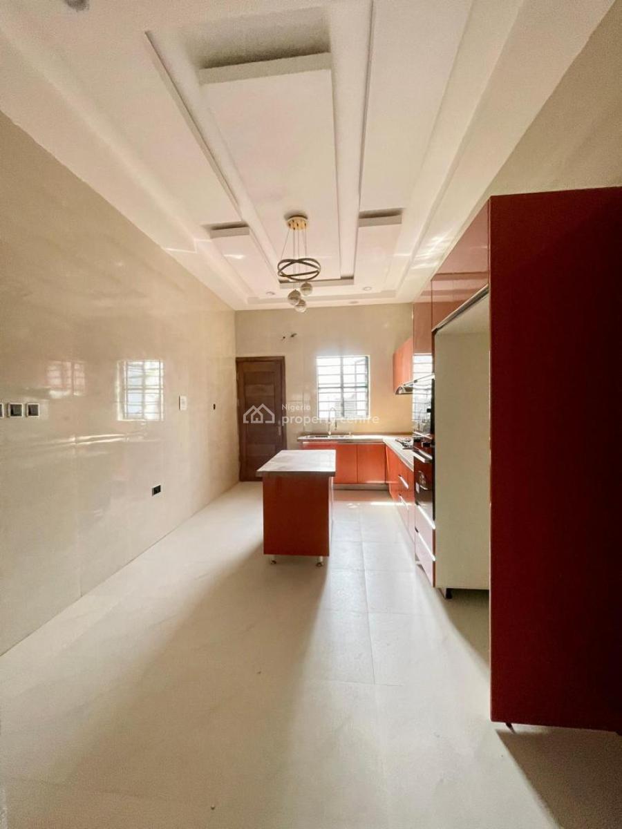 Spacious 4 Bed Semi-detached Duplex with Bq**️, Ologolo Lekki Lagos, Lekki, Lagos, Semi-detached Duplex for Sale