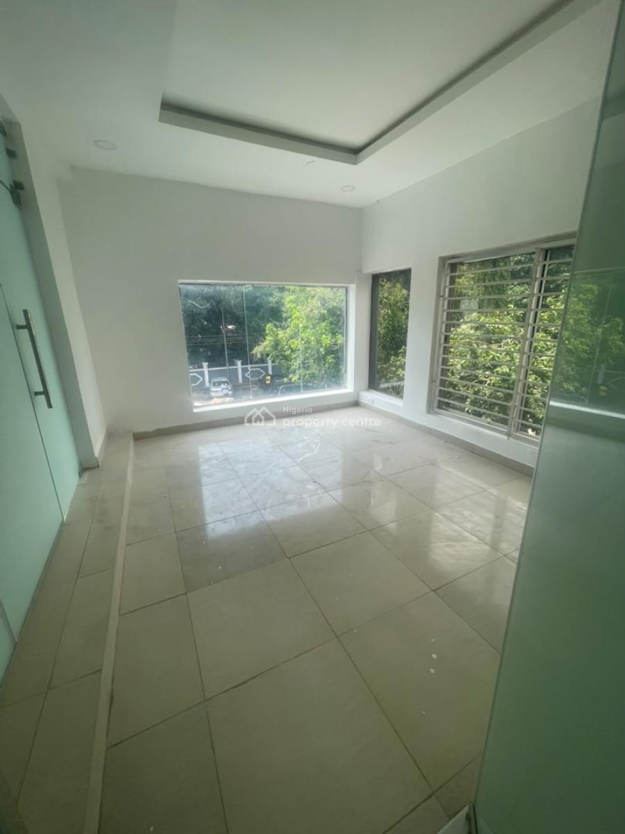 165sqms on The First Floor Facing The Road with Two Toilets, Maitama District, Abuja, Office Space for Rent