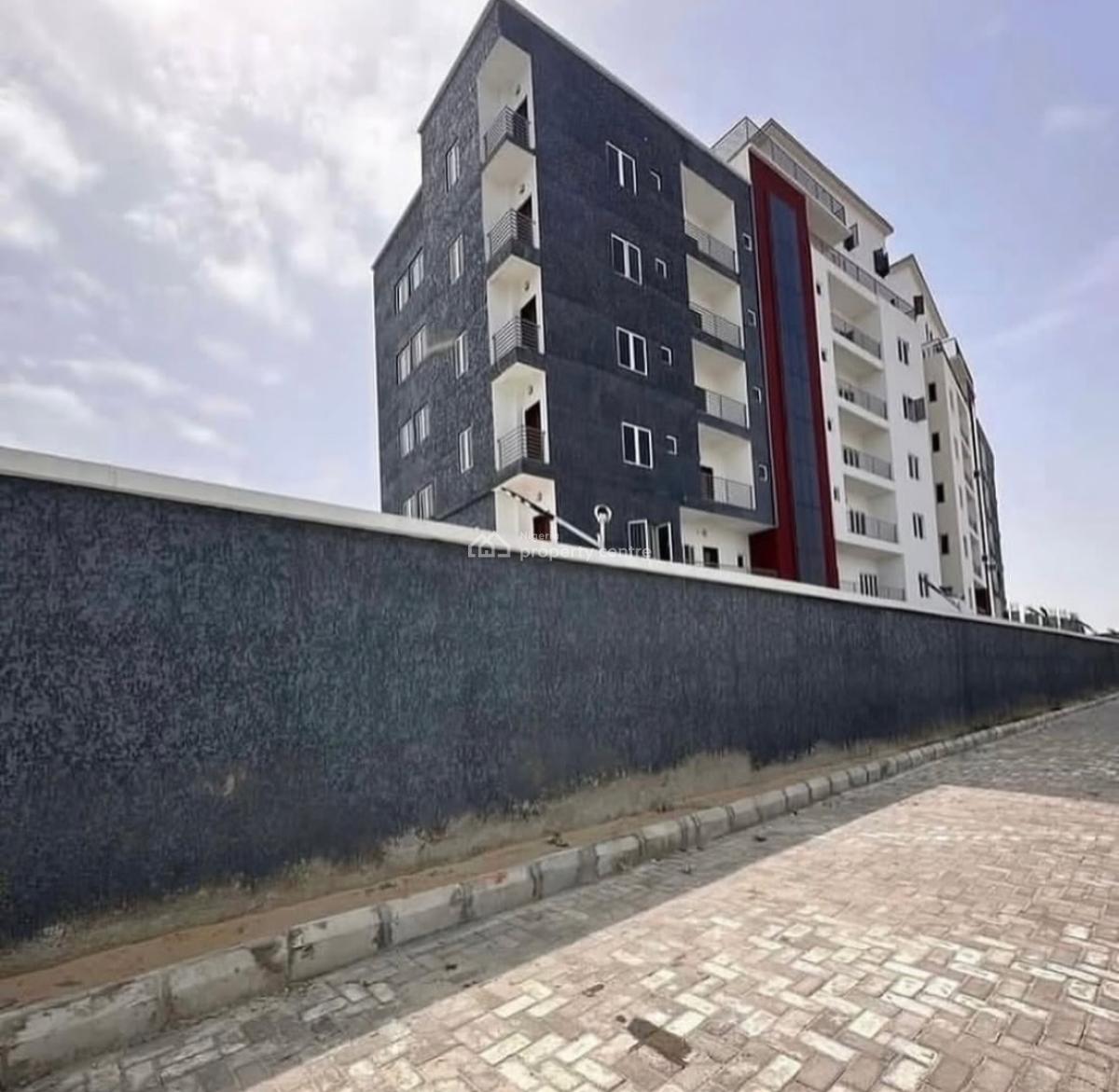 Spacious Serviced 3 Bedroom Apartment, Osapa, Lekki, Lagos, Flat / Apartment for Rent