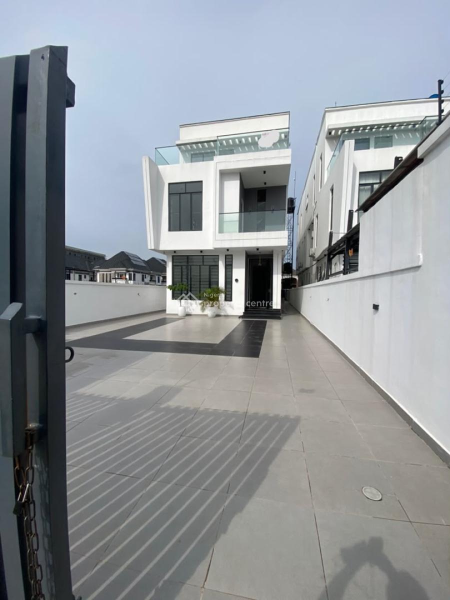 a Contemporary 5 Bedrooms Standard Alone Duplex, Lekki :gated Estate, Lekki Phase 1, Lekki, Lagos, Detached Duplex for Sale