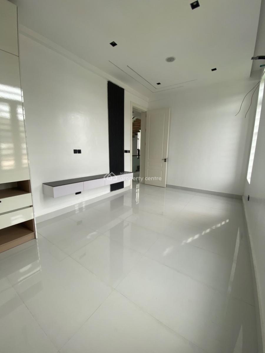 a Contemporary 5 Bedrooms Standard Alone Duplex, Lekki :gated Estate, Lekki Phase 1, Lekki, Lagos, Detached Duplex for Sale