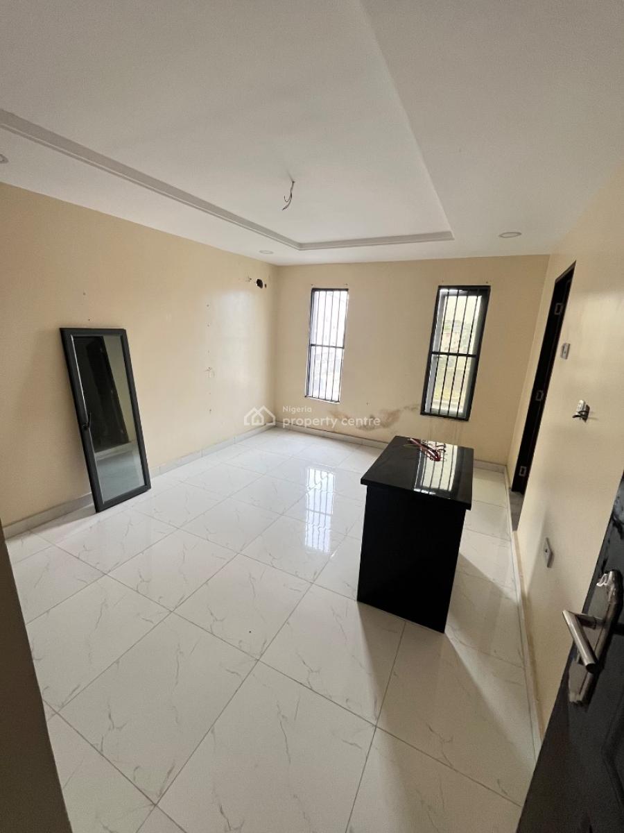 Spacious 3 Bedroom Apartment in a Secured and Flood Free Neighborhood., Ilasan, Ikate, Lekki, Lagos, Flat / Apartment for Rent