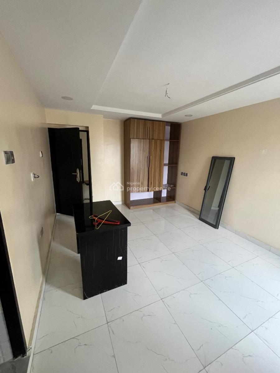 Spacious 3 Bedroom Apartment in a Secured and Flood Free Neighborhood., Ilasan, Ikate, Lekki, Lagos, Flat / Apartment for Rent