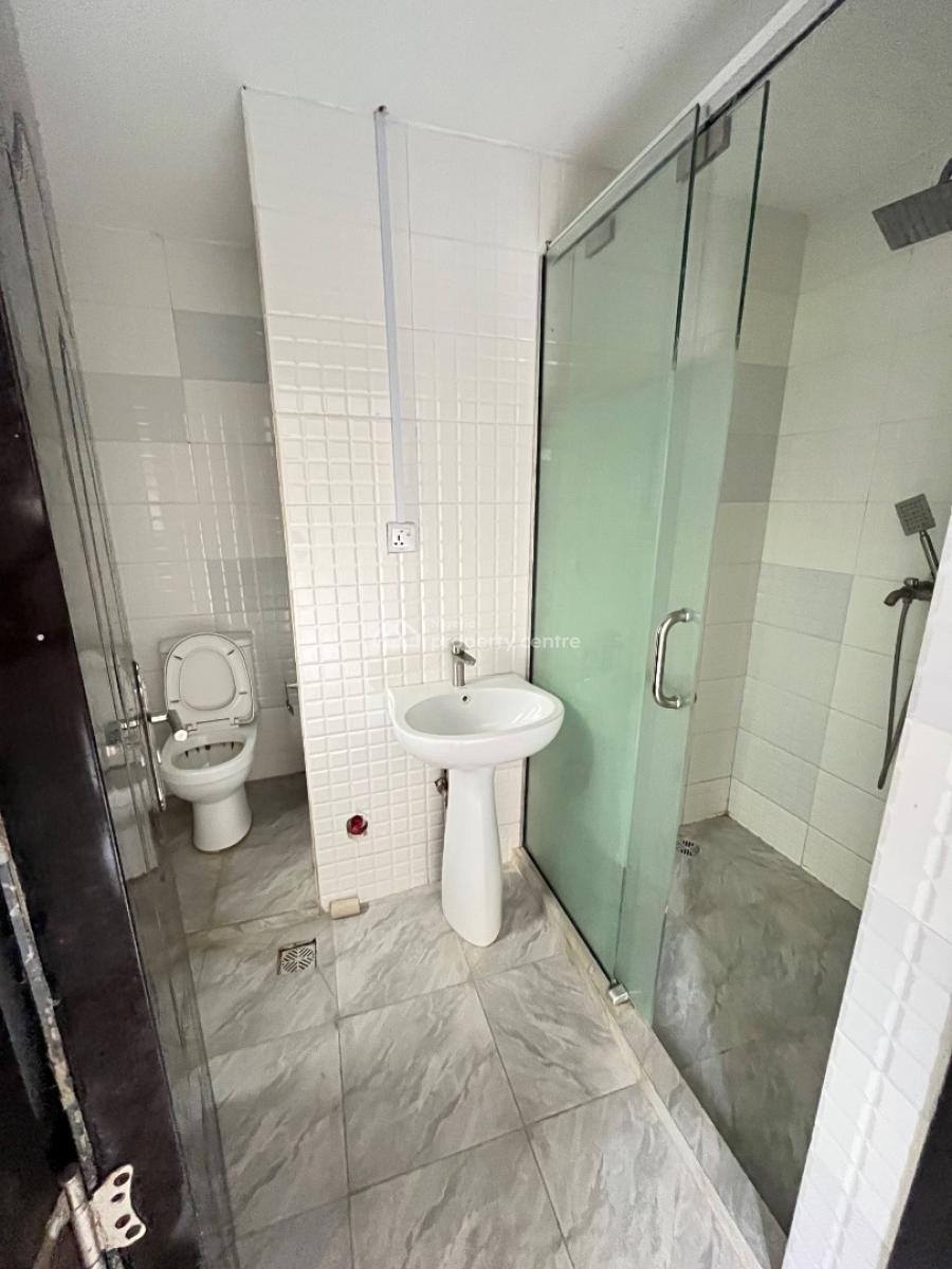 Spacious 3 Bedroom Apartment in a Secured and Flood Free Neighborhood., Ilasan, Ikate, Lekki, Lagos, Flat / Apartment for Rent