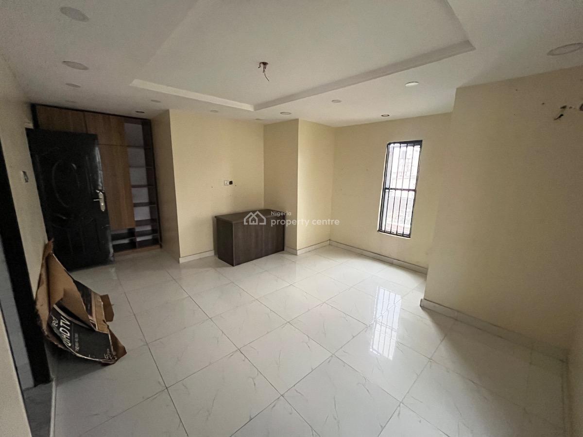 Spacious 3 Bedroom Apartment in a Secured and Flood Free Neighborhood., Ilasan, Ikate, Lekki, Lagos, Flat / Apartment for Rent