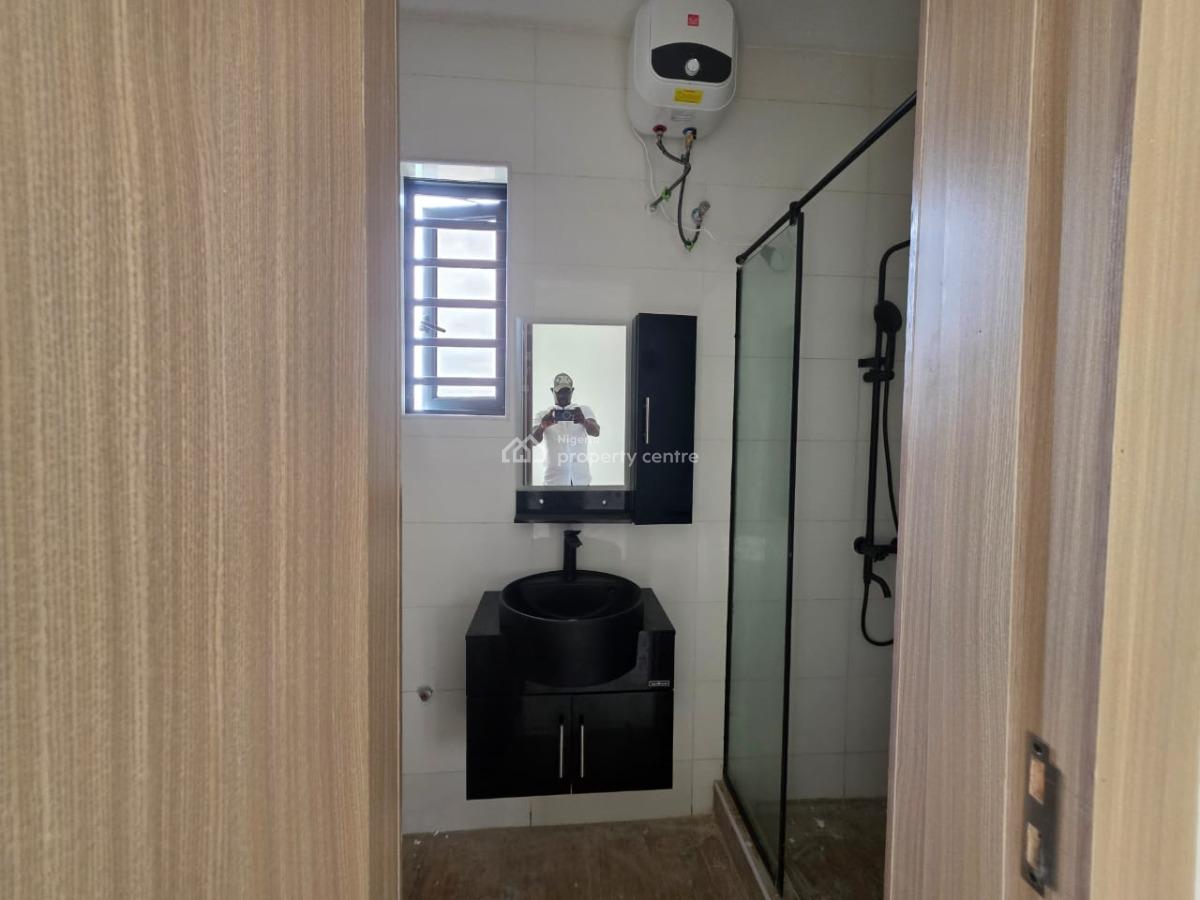 3 Bedroom Apartment with Elevator, Gym Swimming Pool and*️, Lekki Phase 1 Lagos, Lekki Phase 1, Lekki, Lagos, Flat / Apartment for Sale