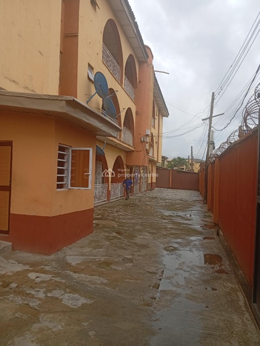 Spacious 3 Bedroom Office Space on 2nd Floor, Off Akowonjo Road Bakery Bus Stop, Akowonjo, Alimosho, Lagos, Commercial Property for Rent