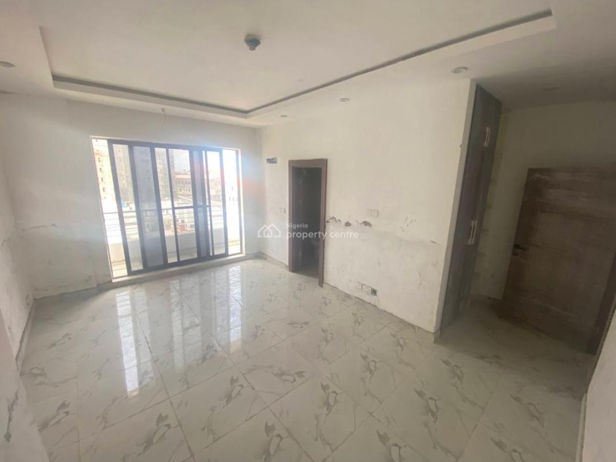 Well Maintained 2bedroom Apartment Available, Lekki Phase 1, Lekki, Lagos, Flat / Apartment for Rent