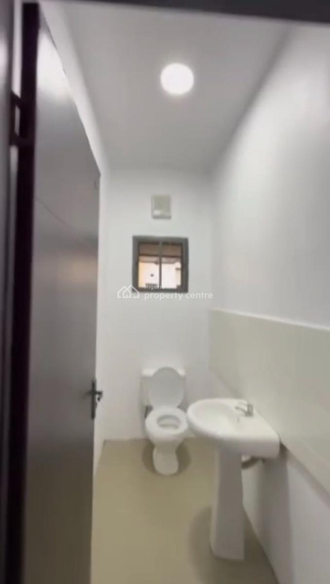 Nicely Finished 3 Bedrooms Block of Flat Serviced Apartment, Beechwood Park Estate Lakowe Lake Golf, Lakowe, Ibeju Lekki, Lagos, Flat / Apartment for Rent