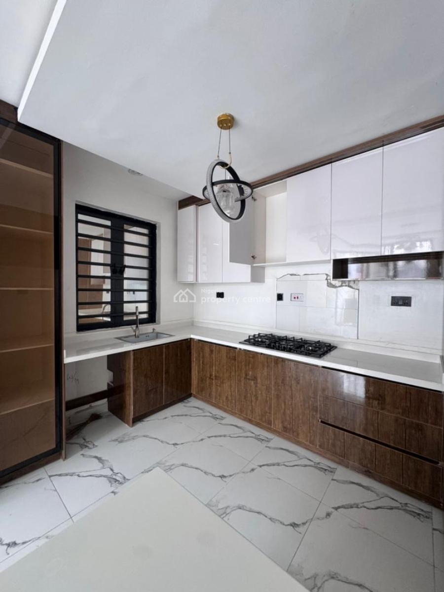 Spacious Comes with B Q and Elevator, Ikate, Lekki, Lagos, Flat / Apartment for Rent