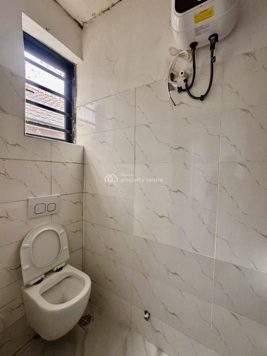 Spacious Comes with B Q and Elevator, Ikate, Lekki, Lagos, Flat / Apartment for Rent