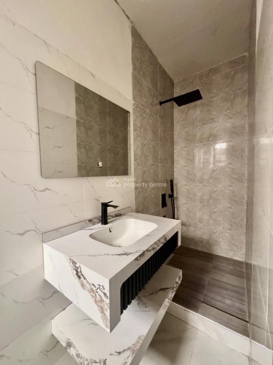 Spacious Comes with B Q and Elevator, Ikate, Lekki, Lagos, Flat / Apartment for Rent