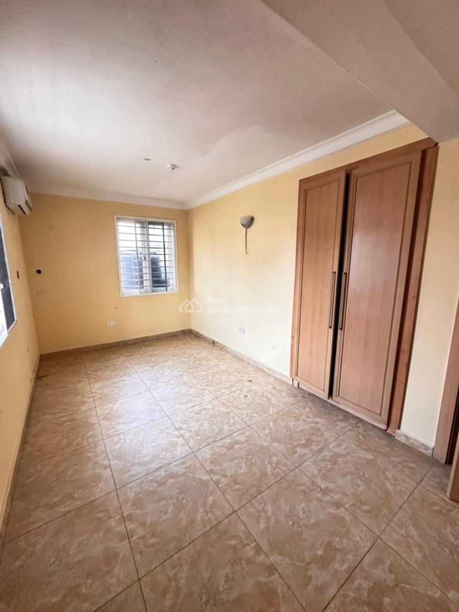 Spacious 3 Bedroom + Pool & Gym + Bq Available, Off Admiralty Way, Lekki Phase 1, Lekki, Lagos, Flat / Apartment for Rent