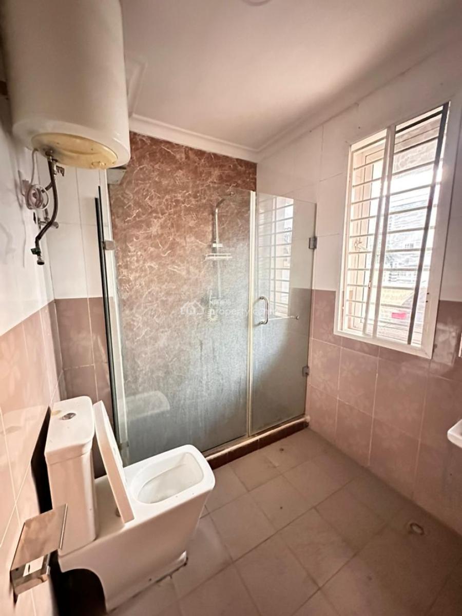 Spacious 3 Bedroom + Pool & Gym + Bq Available, Off Admiralty Way, Lekki Phase 1, Lekki, Lagos, Flat / Apartment for Rent