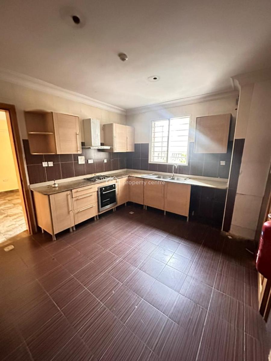 Spacious 3 Bedroom + Pool & Gym + Bq Available, Off Admiralty Way, Lekki Phase 1, Lekki, Lagos, Flat / Apartment for Rent
