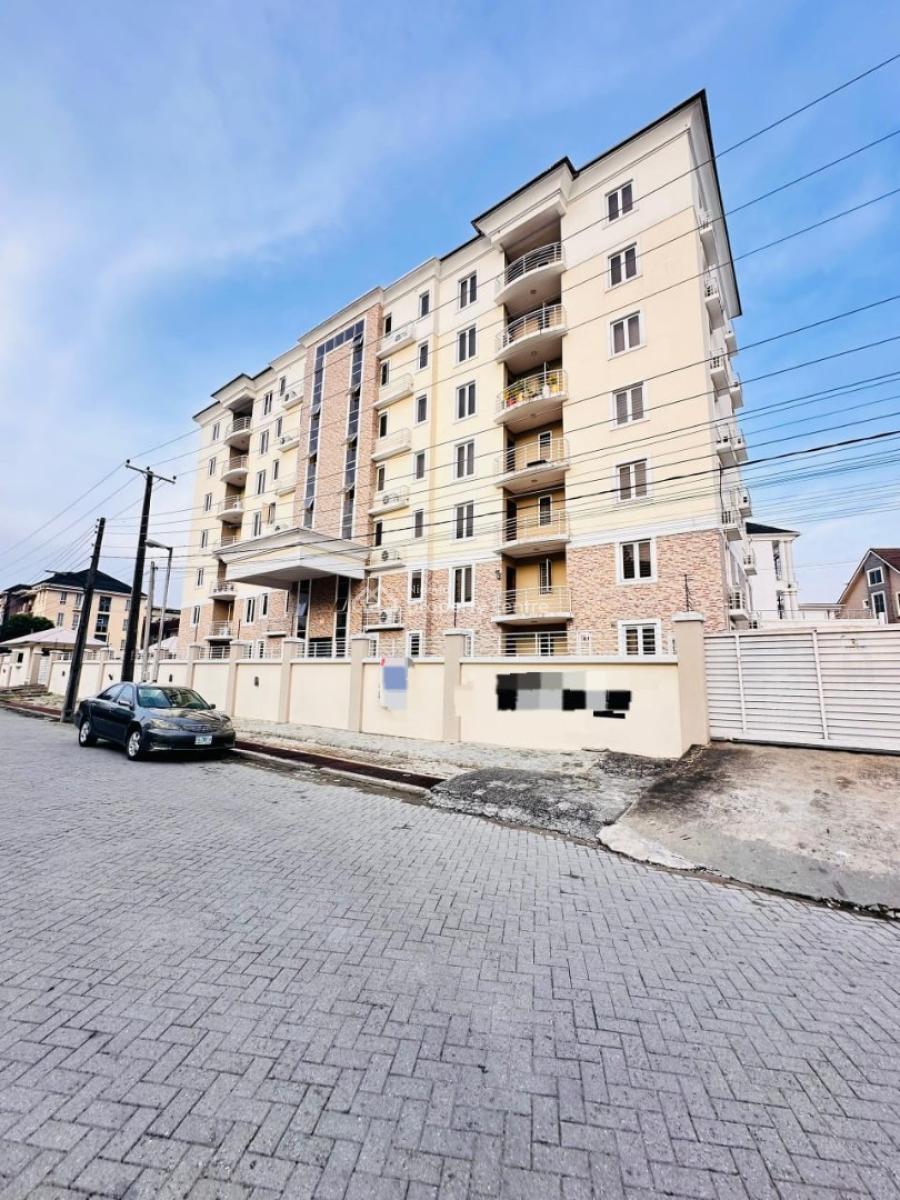 Spacious 3 Bedroom + Pool & Gym + Bq Available, Off Admiralty Way, Lekki Phase 1, Lekki, Lagos, Flat / Apartment for Rent