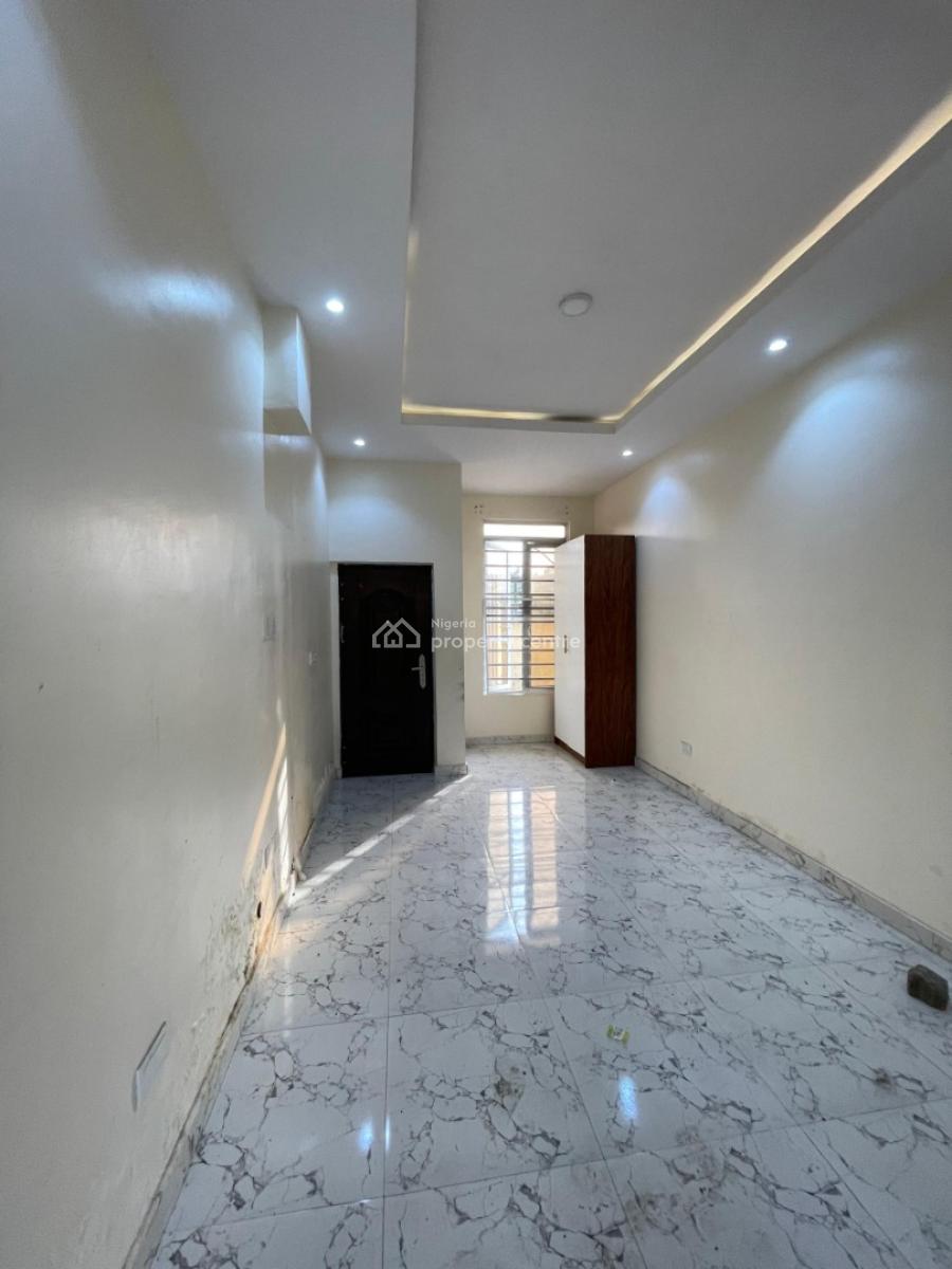 1 Room Self Contain  in Secured Estate, Eleganza Bus Stop, Ikota, Lekki, Lagos, House for Rent