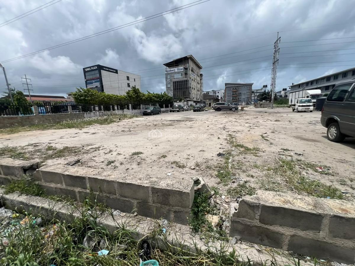 Prime Commercial Land  with a Good Title Directlfacing The Expressway, Directly Facing Lekki Epe Express, Suitable for Malls, Filling Station, Osapa, Lekki, Lagos, Commercial Land for Sale