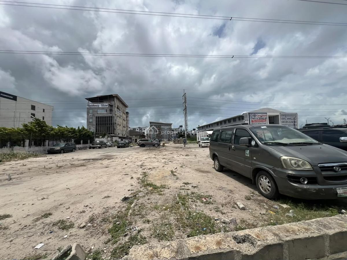 Prime Commercial Land  with a Good Title Directlfacing The Expressway, Directly Facing Lekki Epe Express, Suitable for Malls, Filling Station, Osapa, Lekki, Lagos, Commercial Land for Sale