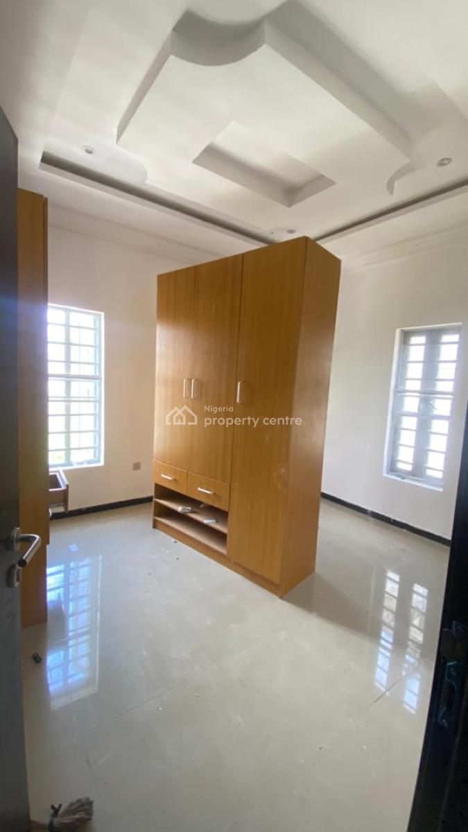 Newly Built 3 Bedroom Upstairs Apartment, Peninsula Garden Estate Behind Blenco Shoppers Hub, Sangotedo, Ajah, Lagos, Flat / Apartment for Rent