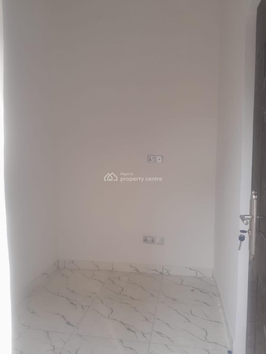 Boys Quarter Room, Canal West, Osapa, Lekki, Lagos, Flat / Apartment for Rent