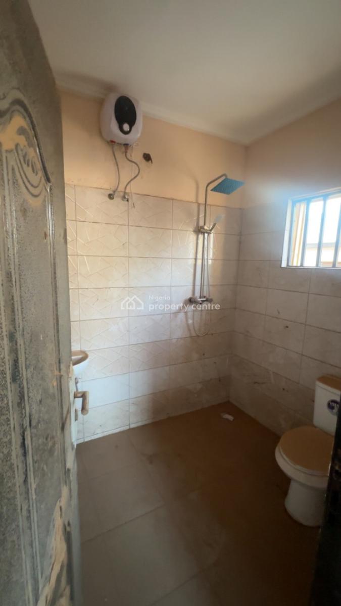 Luxurious Spacious 2 Bedroom Semi Detached Bungalow, Jikwoyi District, Jikwoyi, Abuja, Semi-detached Bungalow for Rent