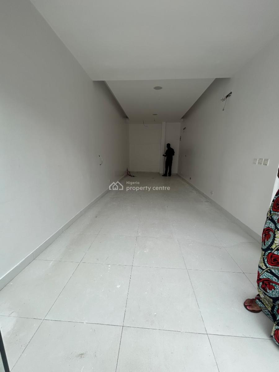 Direct 41sqm Road Facing Display Window, Lekki Phase 1, Lekki, Lagos, Plaza / Complex / Mall for Rent