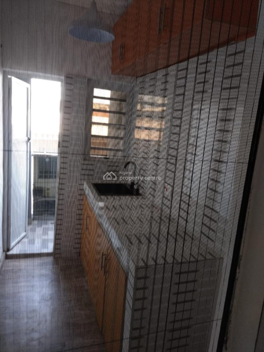 Massive Exclusive 2 Bedroom, Surulere, Lagos, Flat / Apartment for Rent