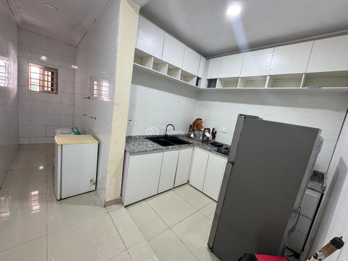 Executive Serviced Mini Flat at Lekki Right Side., Lekki Right Side, Lekki Phase 1, Lekki, Lagos, Mini Flat (room and Parlour) for Rent