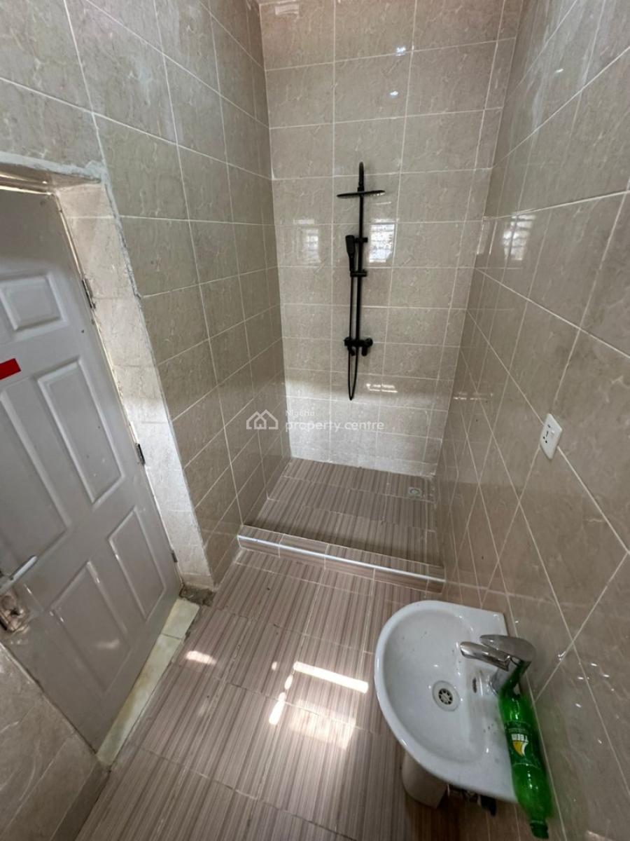 a Very Good Spacious 2-bedroom Flat, By America School., Durumi, Abuja, Flat / Apartment for Rent