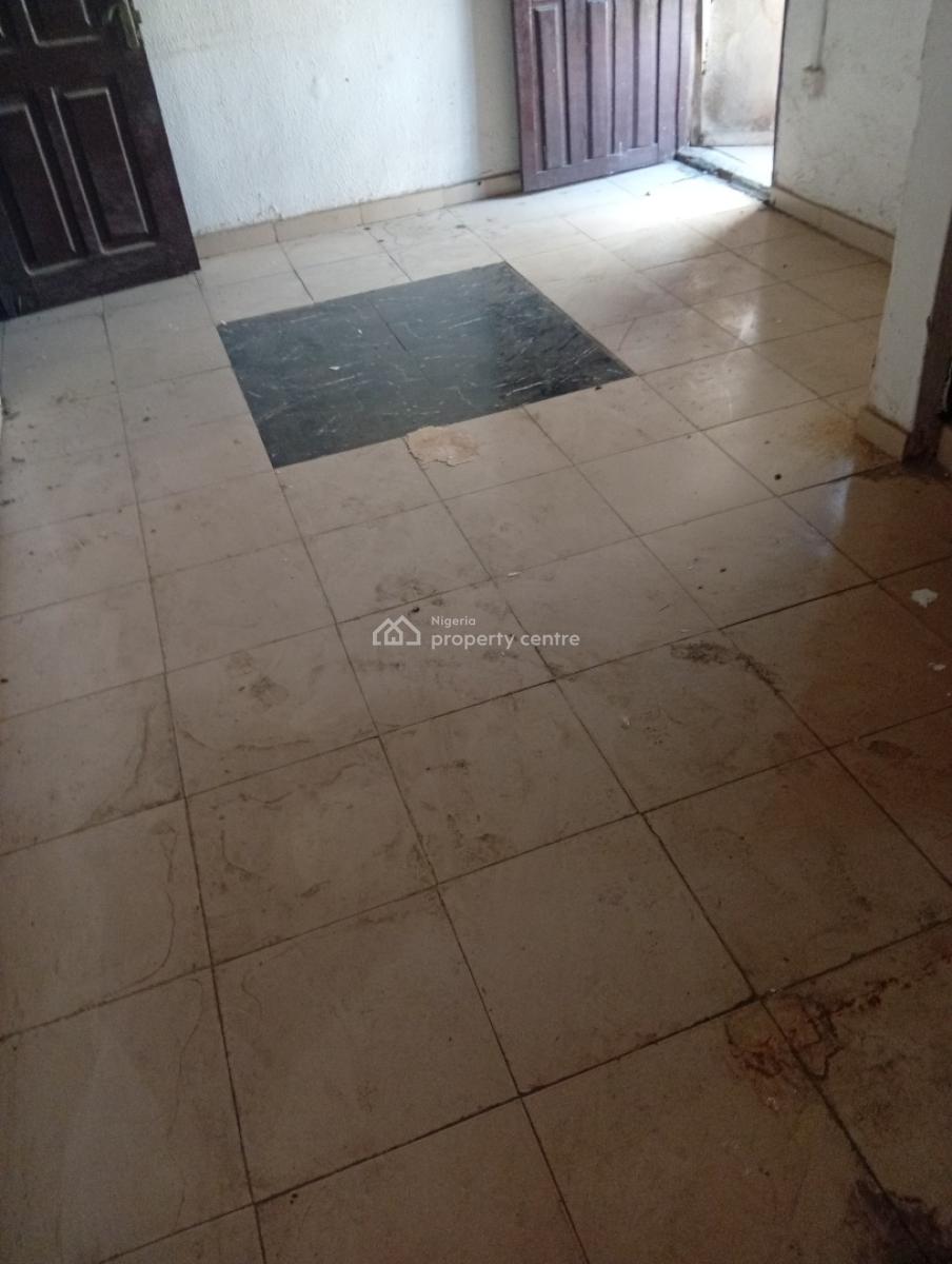 Spacious Mini Flat Upstairs, Off Lawanson Surulere, Lawanson, Surulere, Lagos, Mini Flat (room and Parlour) for Rent