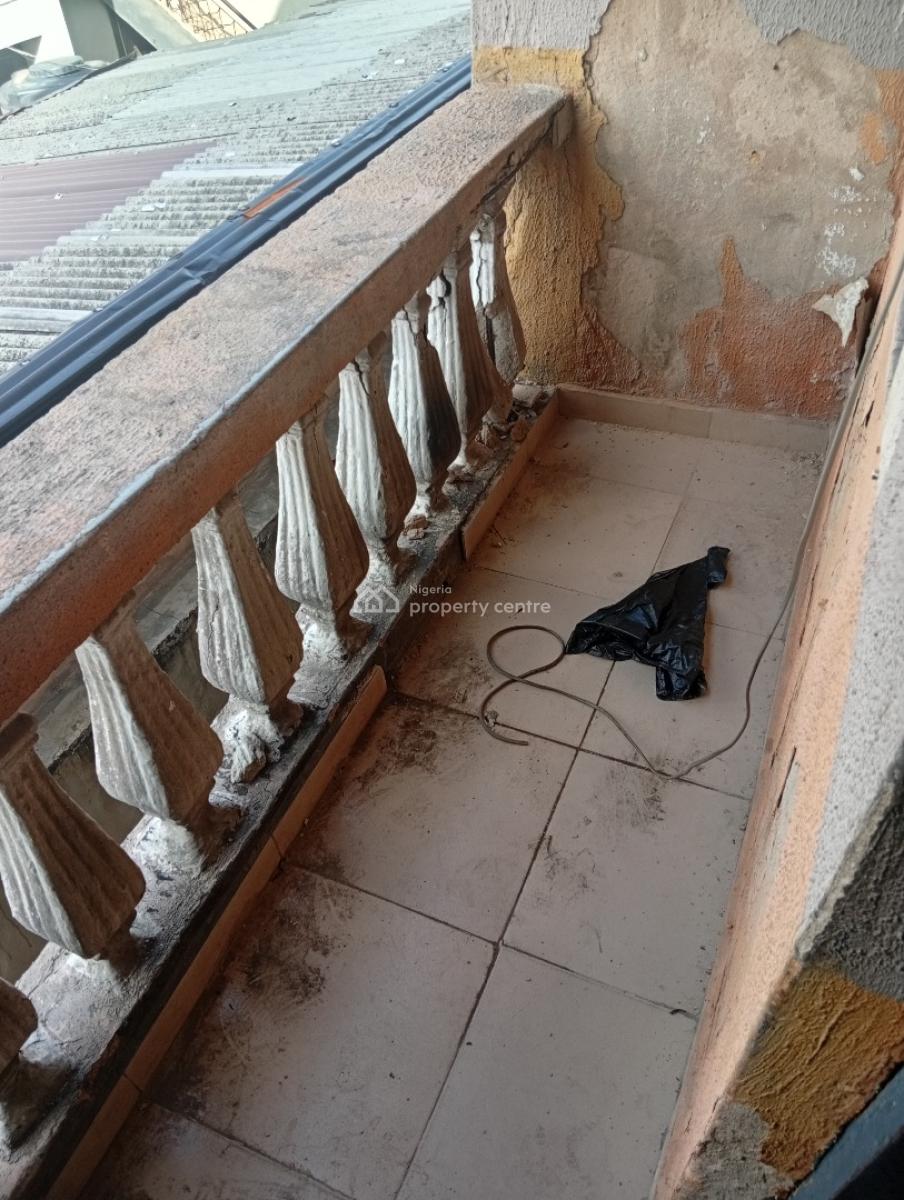 Spacious Mini Flat Upstairs, Off Lawanson Surulere, Lawanson, Surulere, Lagos, Mini Flat (room and Parlour) for Rent