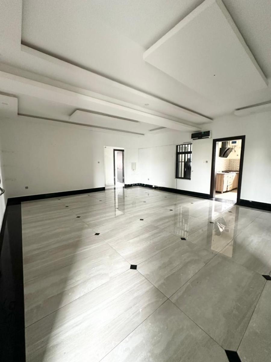 Well Maintained 3 Bedrrom Apartment, Lekki Phase One, Lekki, Lagos, Flat / Apartment for Rent